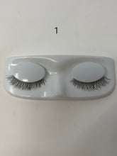 Load image into Gallery viewer, Glamza No Glue Magic Lashes