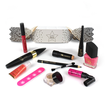 Load image into Gallery viewer, Glamza Beauty Treats Christmas Cracker